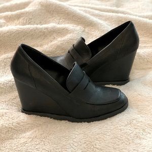 Sun & Stone Loafer Style Wedges NWOT